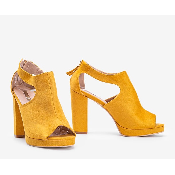 Mustard sandals with an Atlantic shank yellow 1