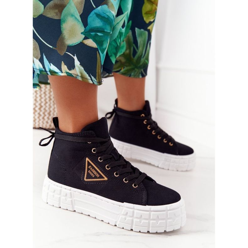 Women's High Sneakers On A Black Manhattan Platform 2