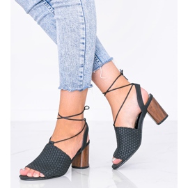 Black braided sandals on the Estrella post 1