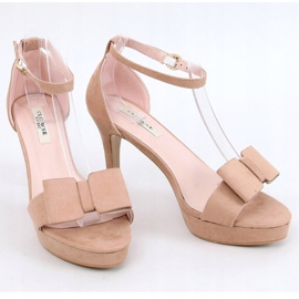 Sandals on the beige 9R32 Khaki platform 1