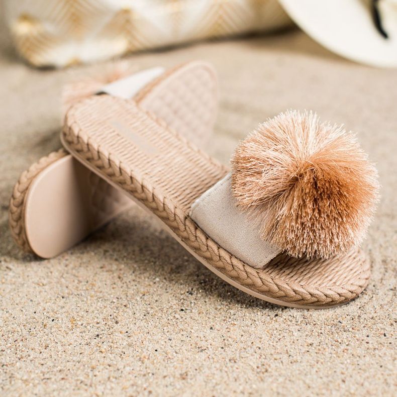 Bestelle Slippers With Pompom beige brown 1