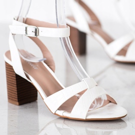 Renda Stylish Sandals On A Bar white 1