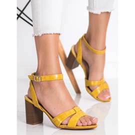 Renda Stylish Sandals On A Bar yellow 3