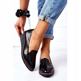 Lacquered Shoes On Wedge Vinceza 10675 Black 2