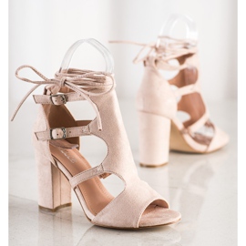 Bestelle Closed Sandals With A Binding beige 1