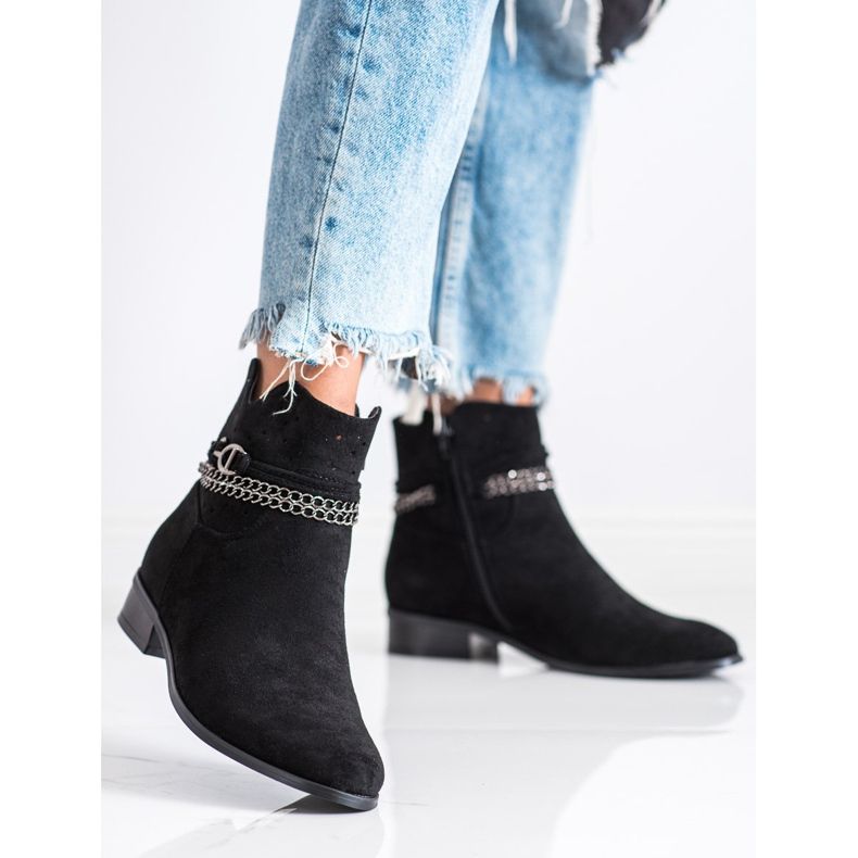 Boots with a decorative chain VINCEZA black 2