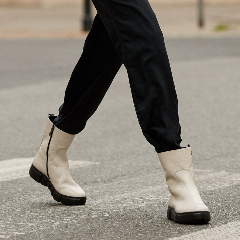 Marco Shoes Sporty white ankle boots made of soft natural leather 1