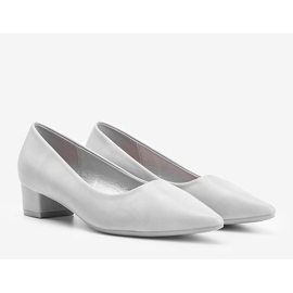 Gray pumps on the low Zafira post grey 1