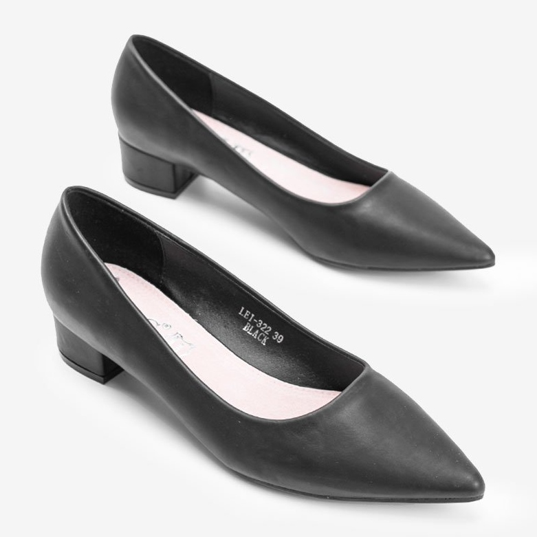 Black pumps on the low Zafira post 1