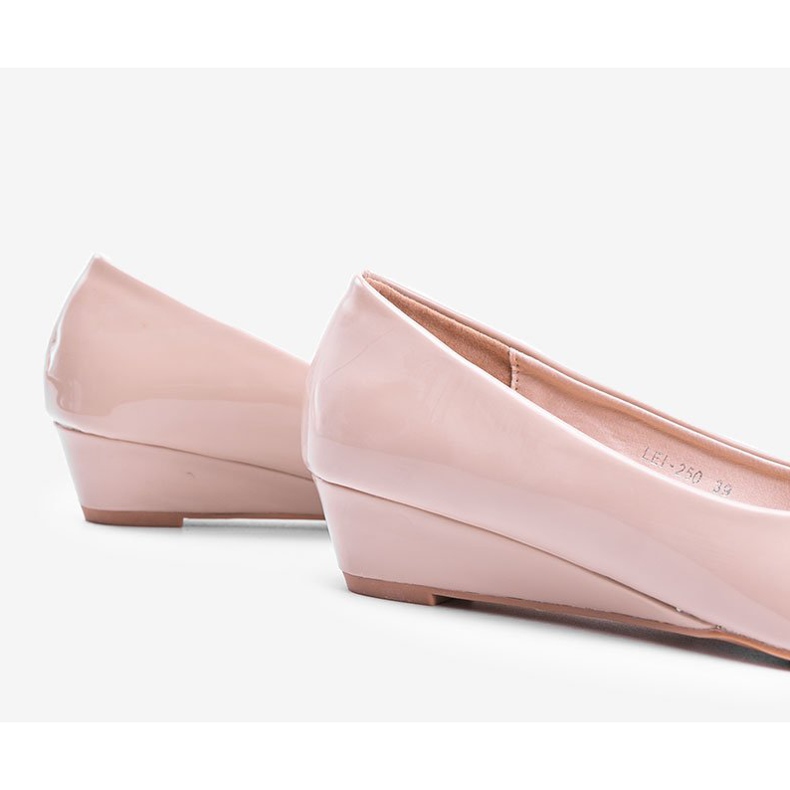 Beige pumps on a low wedge heel Chantal 1