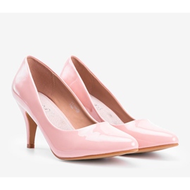 Fergi's pink pumps 1