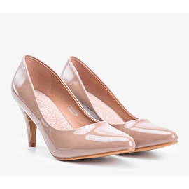 Beige pumps on a high heel Fergi 1
