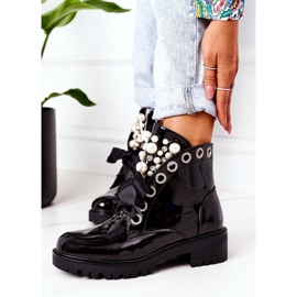 Lacquered Warm Workers With Pearls Black Perla 2