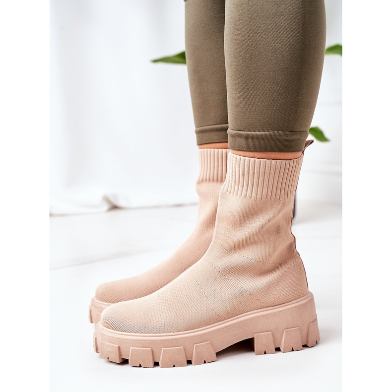 PS1 Workers Of Elastic Fabric On The Platform Beige Inspiration 1