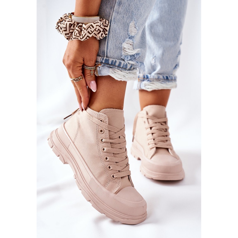 FJ1 High Sneakers Beige Trissy On A Large Sole 2