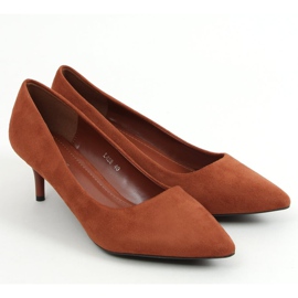 Pumps on a low heel brown L428 Camel 1