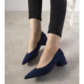 Navy blue pumps on the Floren post 2 Navy blue pumps on the Floren post 2