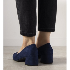 Navy blue pumps on the Floren post 1 Navy blue pumps on the Floren post 1