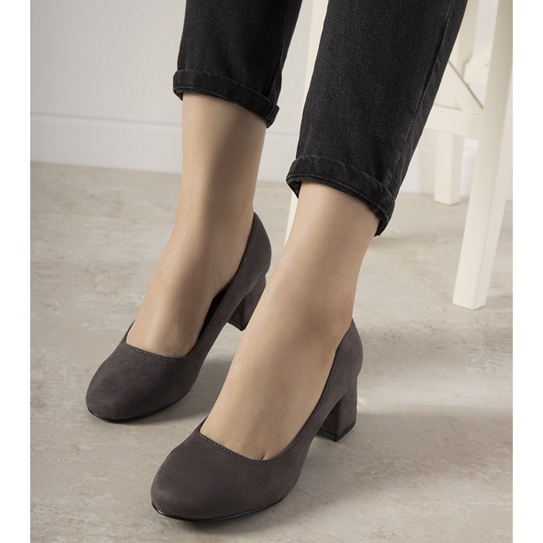 Gray pumps on the Always post grey 1