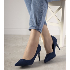 Navy blue pumps on a low Campbell heel 1