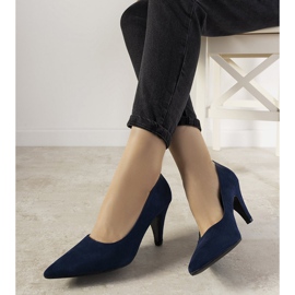 Navy blue pumps on a thick Greca heel 1
