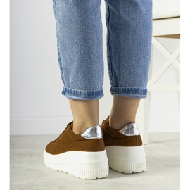 Brown sports sneakers with a high Rapter sole 2