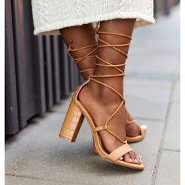 PS1 Tied Sandals On A Camel Catwalk Bar brown 2