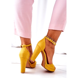 Women's suede sandals on the post yellow 1