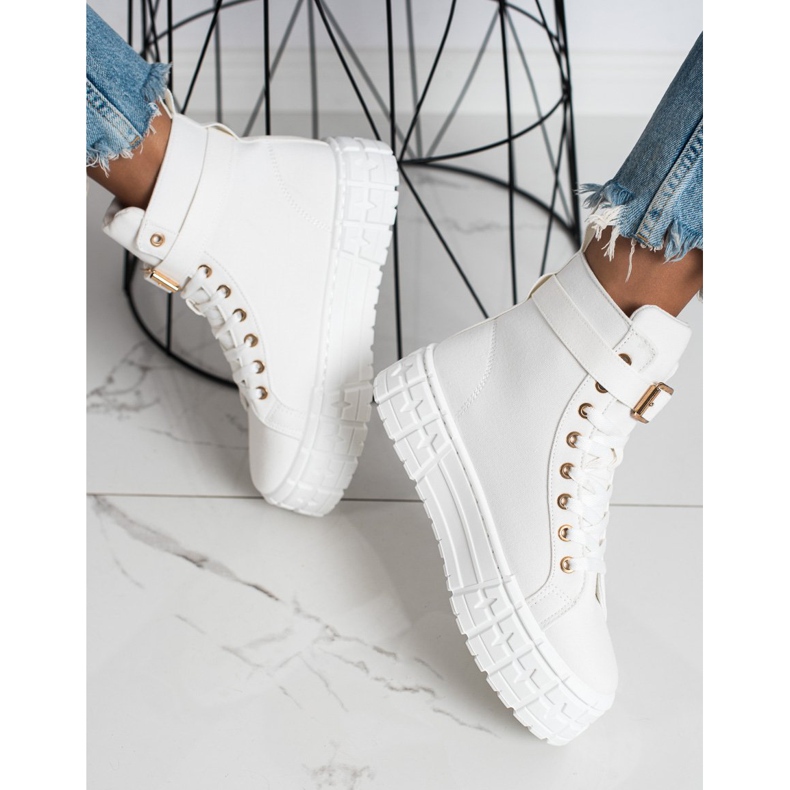 Goodin Sneakers On The Platform With A Pocket white 2