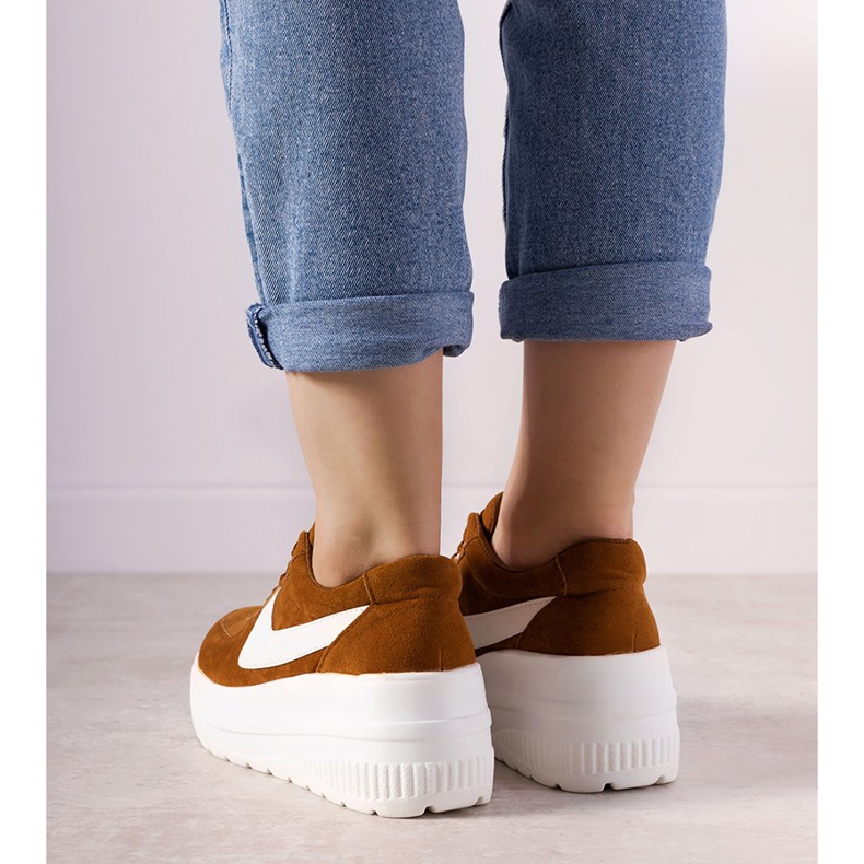 Brown sports sneakers with a high Chillout sole 2