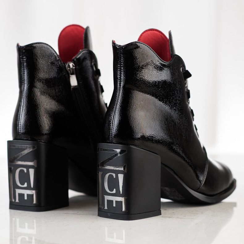 Filippo Lacquered boots on the post black 1