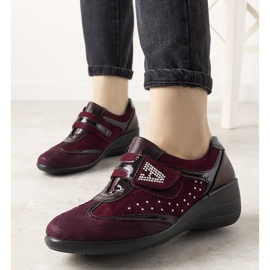 Maroon brogues on the Merante wedge red 1