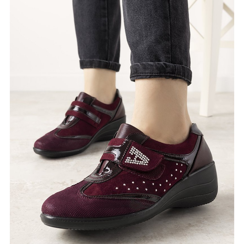 Maroon brogues on the Merante wedge red 1