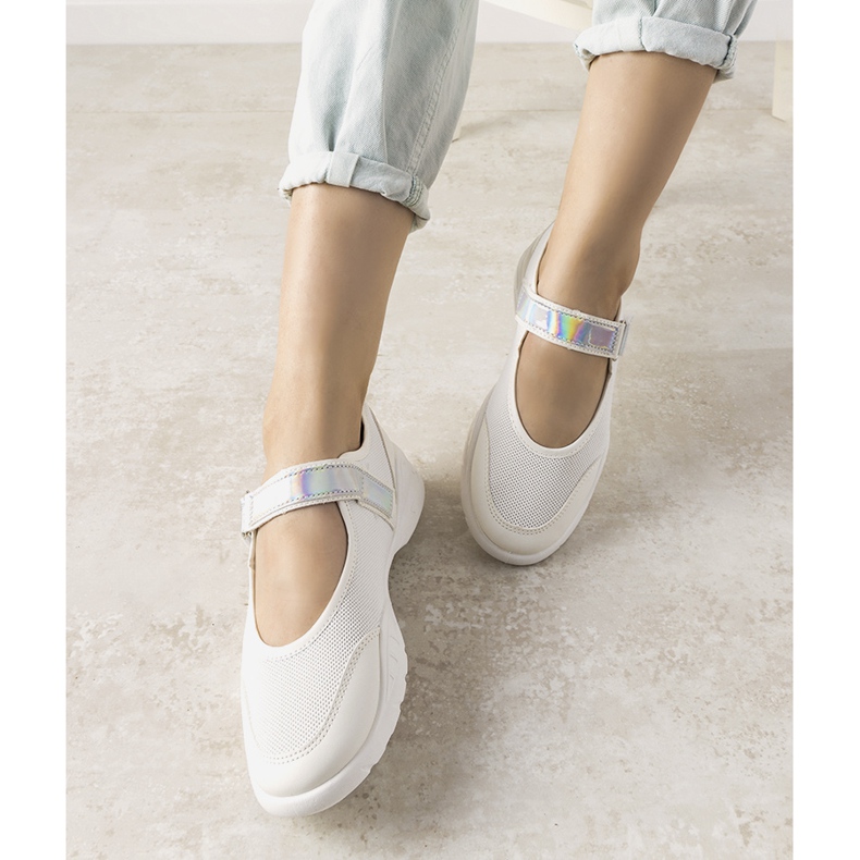 White sports shoes with a holographic insert Melania 1