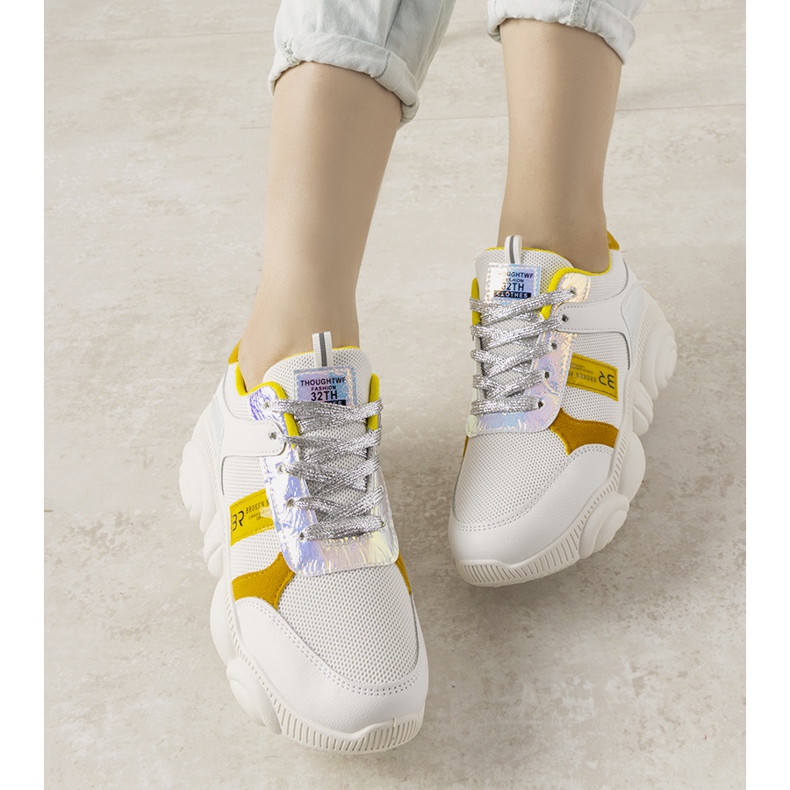 Women's white and yellow Carry sneakers 1