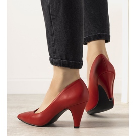 Red pumps on a thick Day Off heel 1