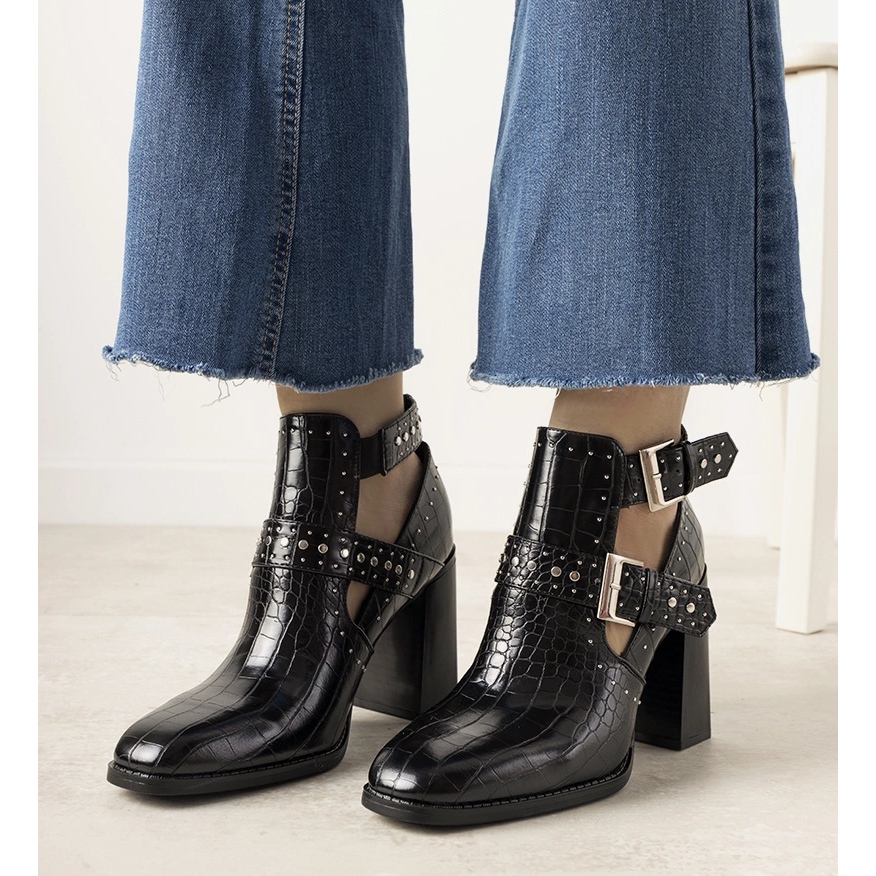 Black ankle boots with a Wonderful crocodile skin motif KeeShoes