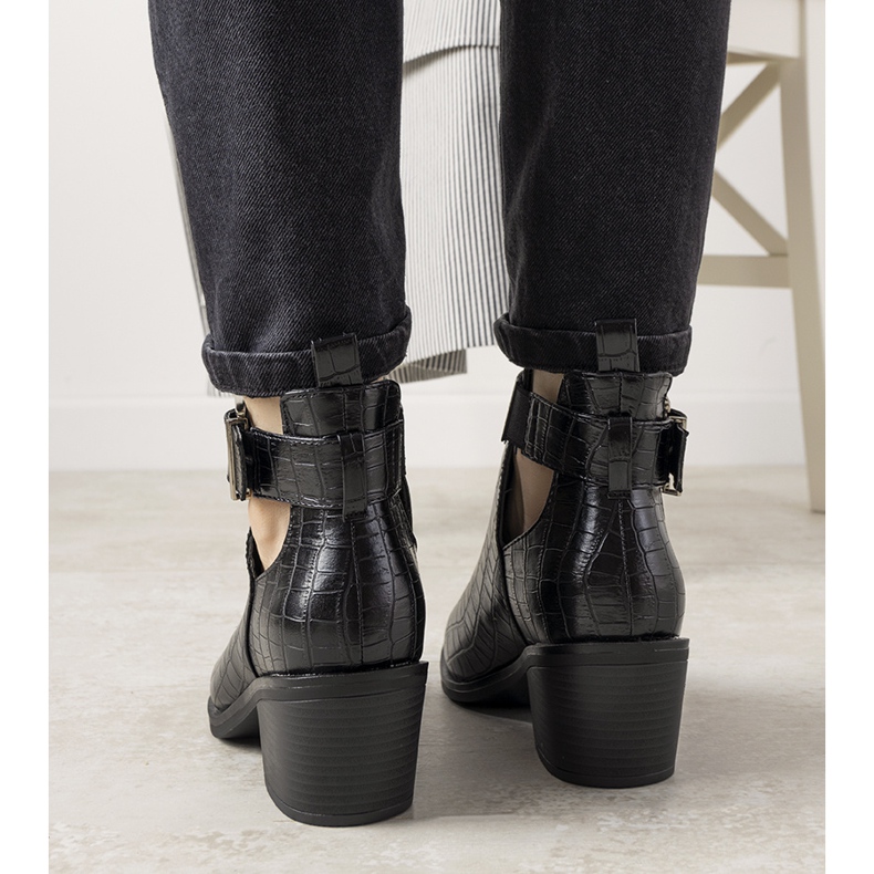 Black ankle boots with Moderniso cutouts 1