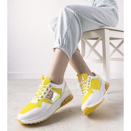 Sneakers in white and yellow with holographic Allison inserts 2