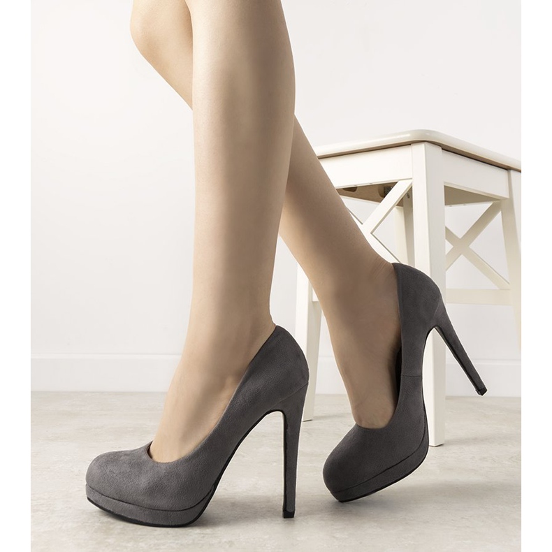 Graphite pumps on the Ultimate heel grey 2