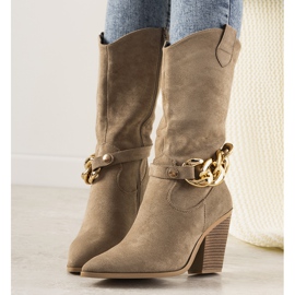 Beige cowboy boots on the Effie post khaki 1