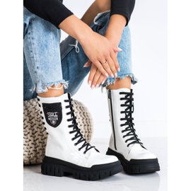 SHELOVET White boots on the platform 2