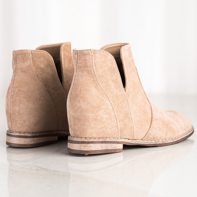 S. BARSKI Cowboy boots on the Koturnie S.BARSKI beige 1