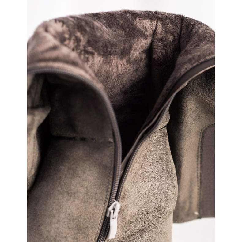 M.Daszyński Elegant Boots On A Post grey 1