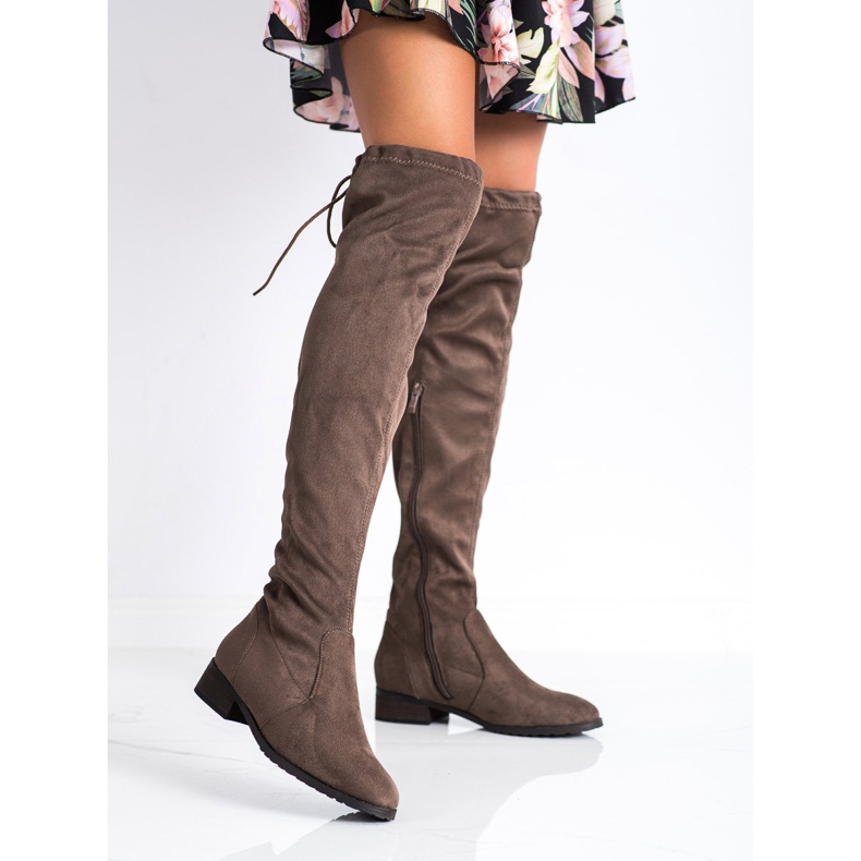 knee boots on a flat heel brown 