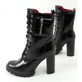 Boots on the post black M530 Black Stone 1