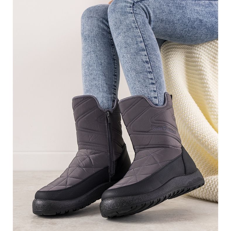 Gray women's snow boots from Debra grey 1