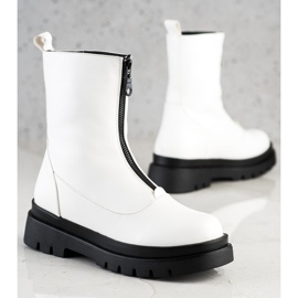 Evento White Workers On The Slider 1