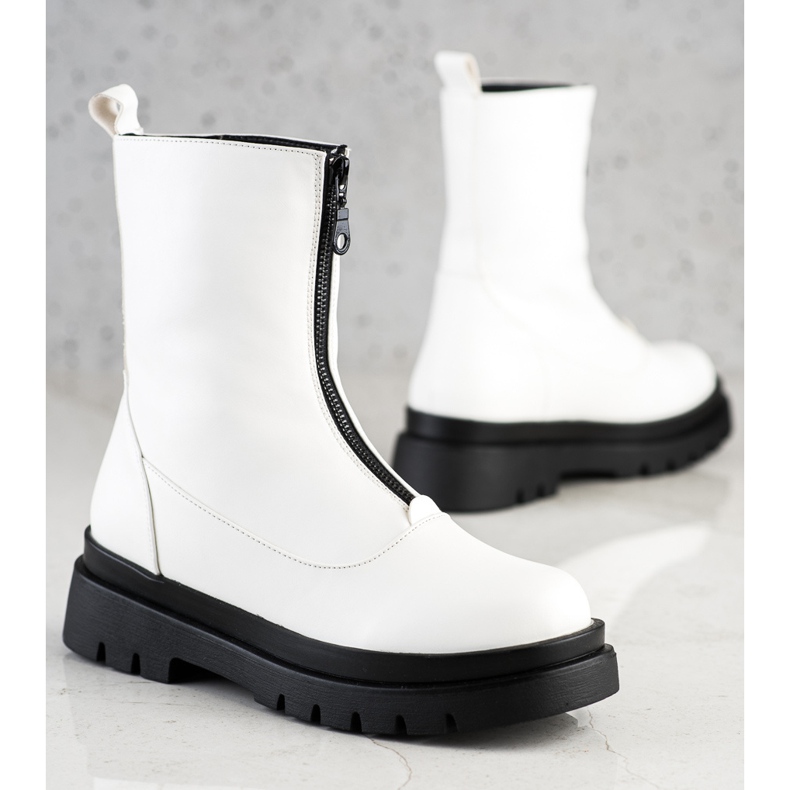 Evento White Workers On The Slider 1