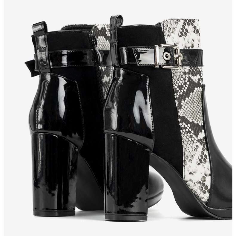 Black ankle boots on the Peggie post 1